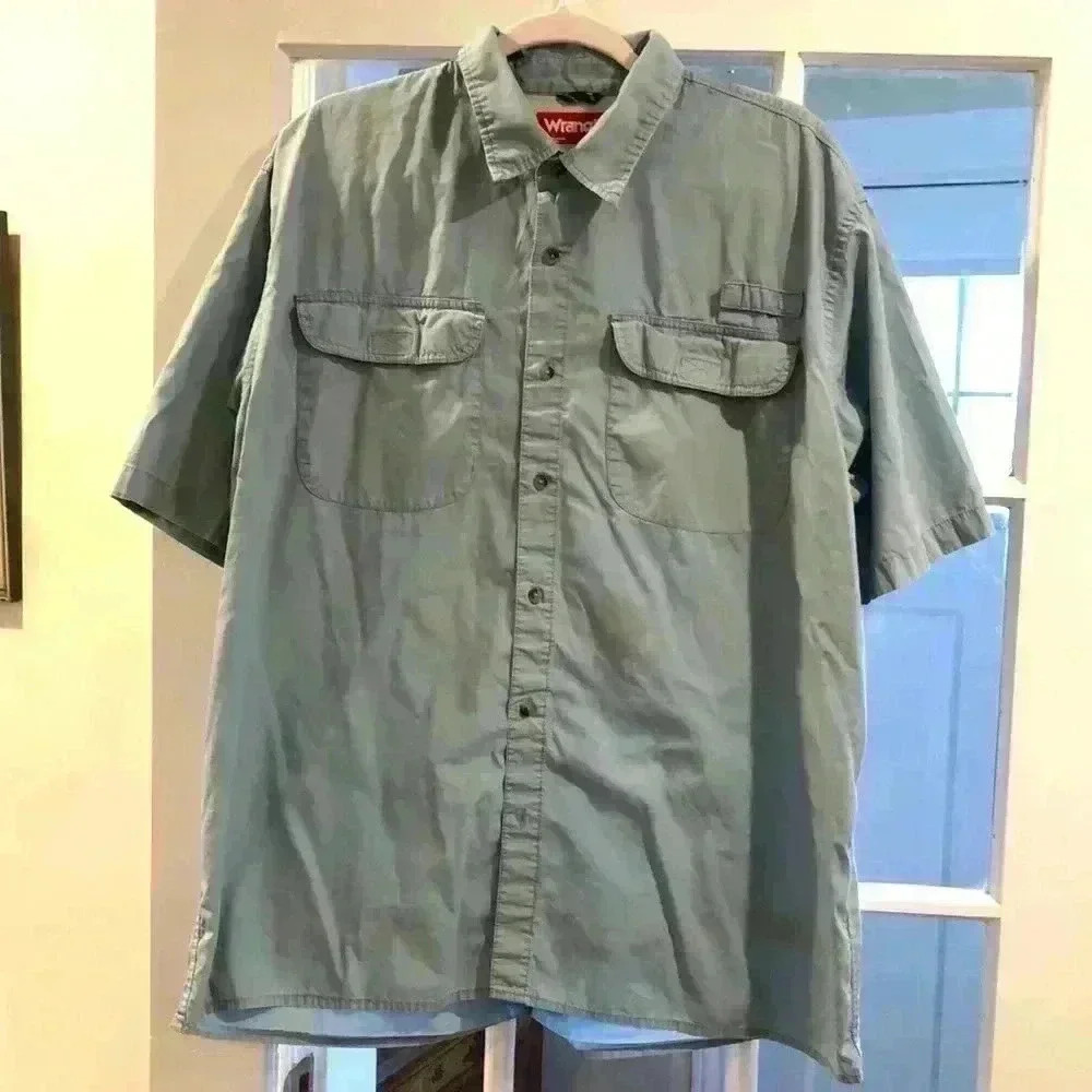 Wrangler blue shirt sleeve button down.